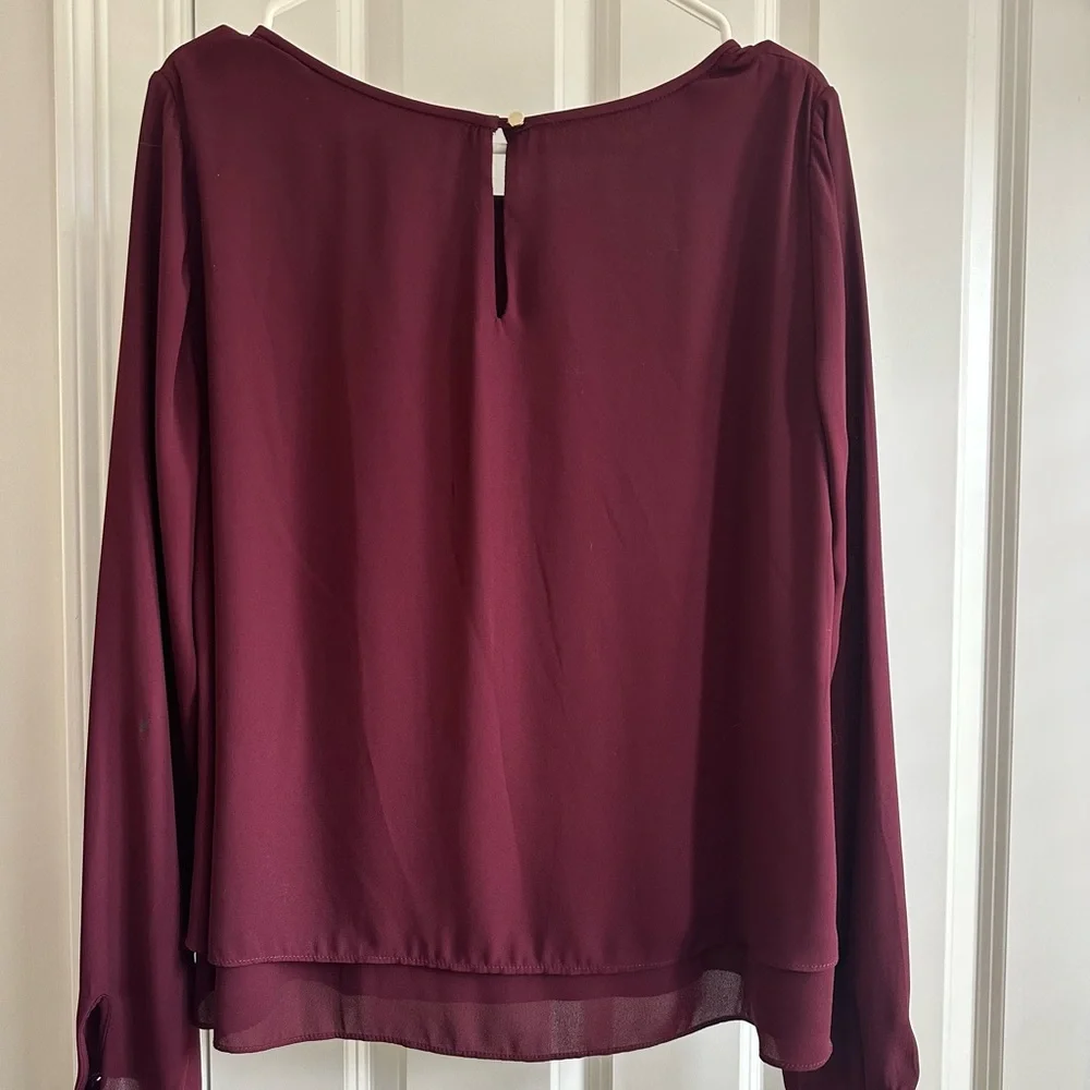 White House Black Market Blouse - Picture 3 of 8